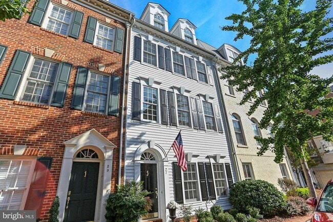 27 Alexander St in Alexandria, VA - Building Photo - Building Photo