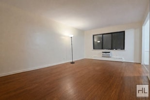 24 STREET in Queens, NY - Building Photo