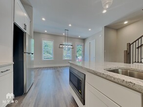2465 Sycamore Rd NW in Atlanta, GA - Building Photo - Building Photo