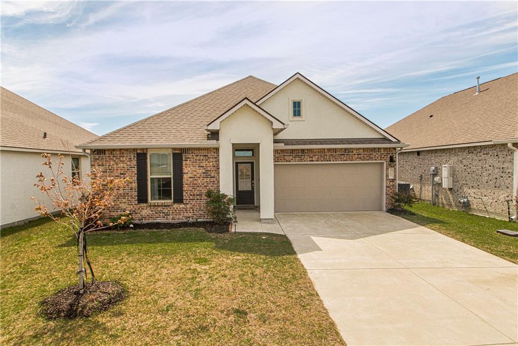 717 W Lakeshore Landing Dr in Slidell, LA - Building Photo