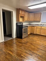 105 W Grimes St in Red Oak, IA - Building Photo