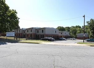 Forest Cove Apartments in Atlanta, GA - Foto de edificio - Building Photo