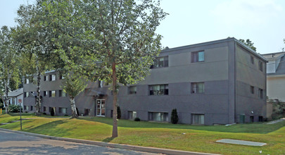 370 Penn Ave in Newmarket, ON - Building Photo - Building Photo