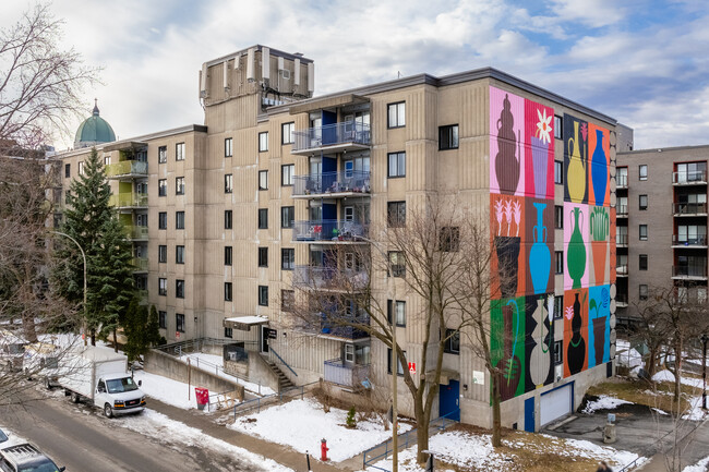 5250 Gatineau Avenue in Montréal, QC - Building Photo - Building Photo