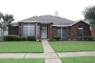 4112 Howard Dr in The Colony, TX - Building Photo