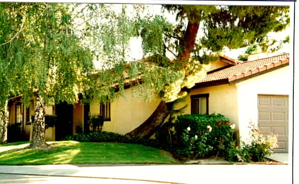 Tierra Plaza in Modesto, CA - Building Photo