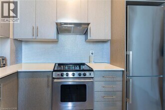 212 King William St in Hamilton, ON - Building Photo - Building Photo