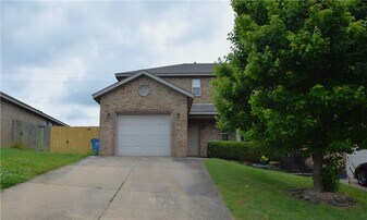5005 SW Fieldstone Blvd in Bentonville, AR - Building Photo