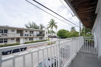 7640 Carlyle Ave in Miami Beach, FL - Building Photo - Building Photo