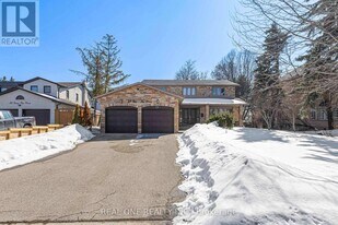 29 Queen Post Dr in Vaughan, ON - Building Photo