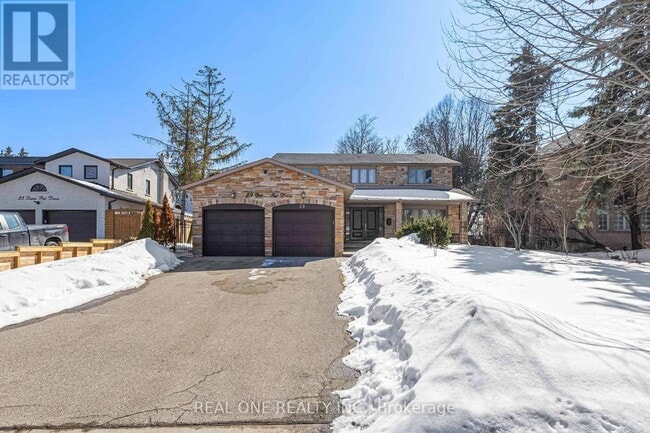 property at 29 Queen Post Dr