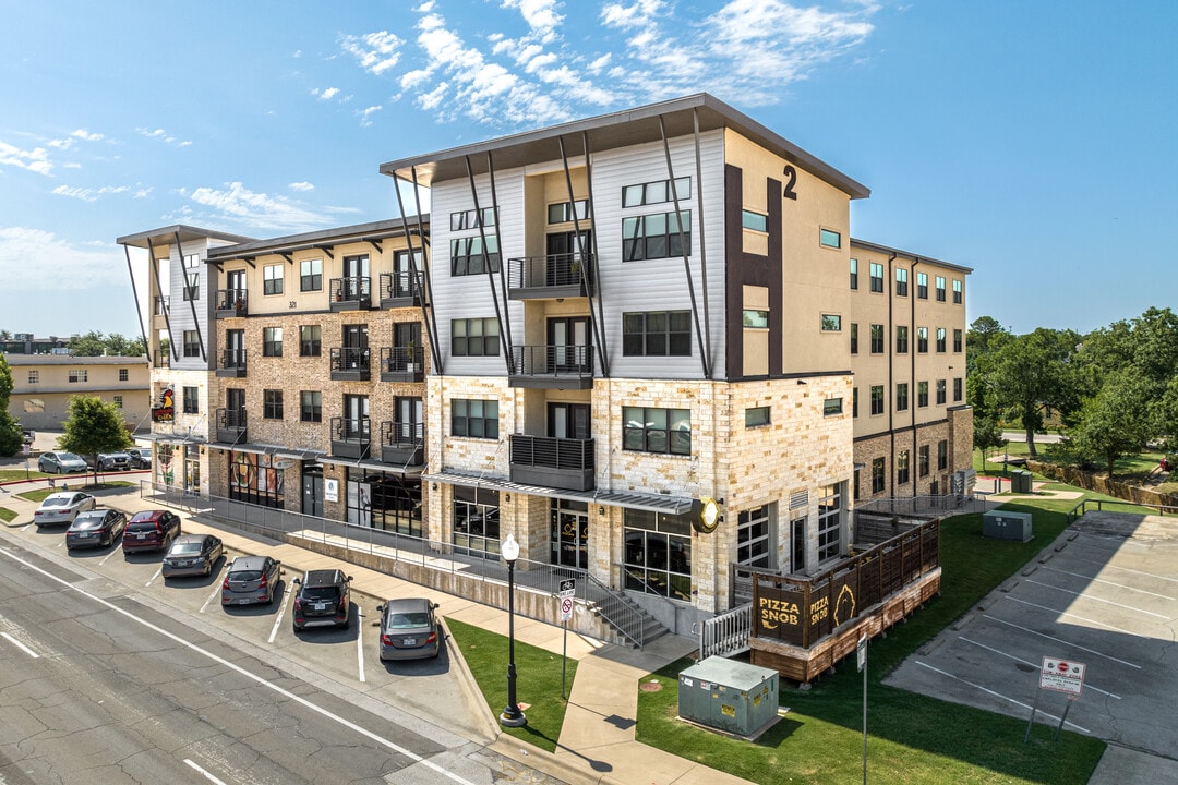 H Squared Apartments in Denton, TX - Foto de edificio