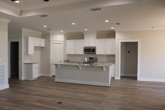 1716 Breckinridge Pl in Foley, AL - Foto de edificio - Building Photo