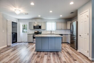 3071 Highland Ave in Crestview, FL - Building Photo - Building Photo