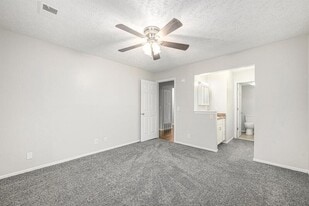 11812 Arbor St in Omaha, NE - Building Photo