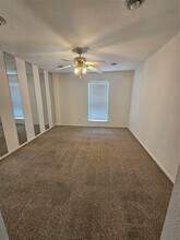 9000 Bissonnet St in Houston, TX - Building Photo - Building Photo