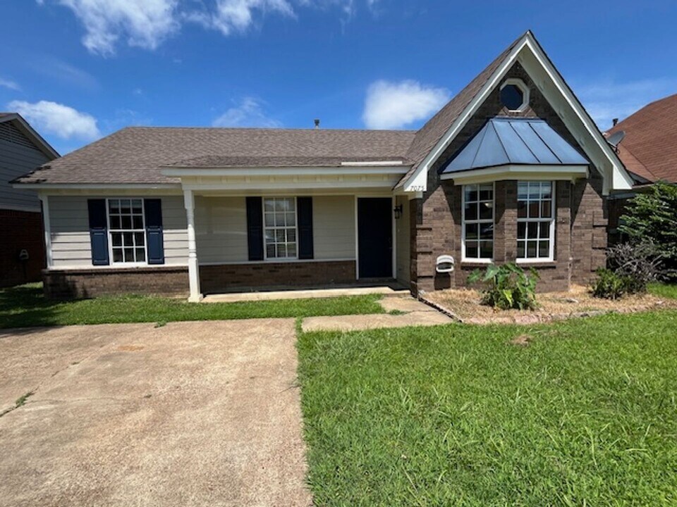 7075 Foxhall Dr in Horn Lake, MS - Building Photo
