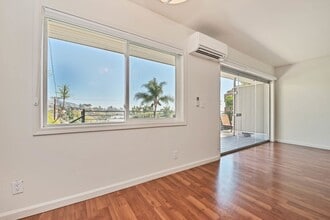160 Cedar Way in Laguna Beach, CA - Building Photo - Building Photo