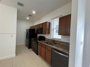 17077 SW 93rd St in Miami, FL - Building Photo - Building Photo