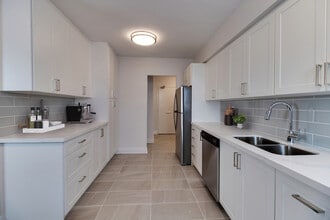 340 Mill Rd in Toronto, ON - Building Photo - Building Photo