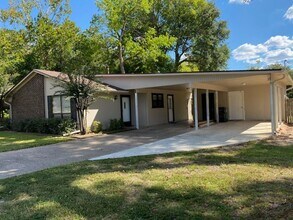 2725 Amy Ln in Tyler, TX - Building Photo - Building Photo