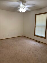 813 E Franklin St, Unit b in Mahomet, IL - Building Photo - Building Photo