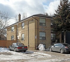 11 Vanevery St in Toronto, ON - Building Photo