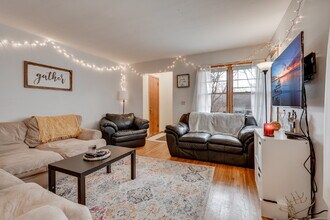 1030 22nd Ave SE in Minneapolis, MN - Building Photo - Building Photo