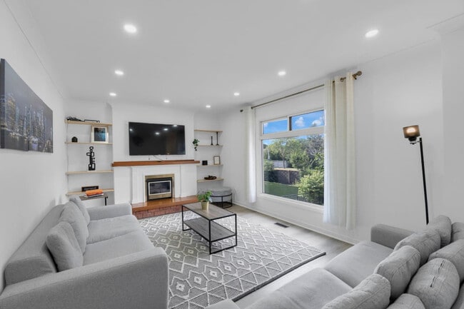 1963 Roy Ivor Crescent