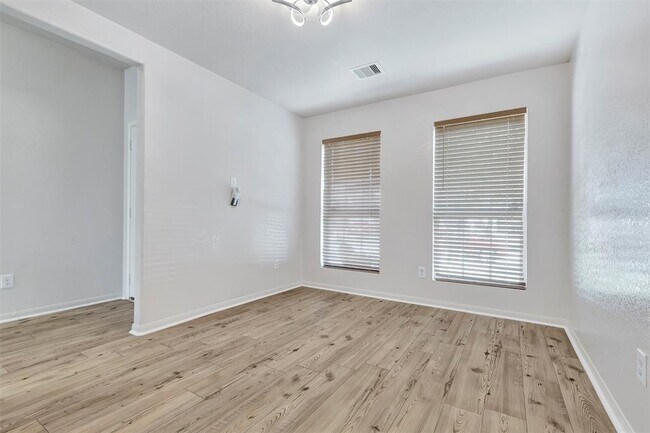 1218 Newsome Glenn Dr in Houston, TX - Building Photo - Building Photo