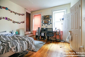 74 Egmont St, Unit 2 in Brookline, MA - Building Photo - Building Photo