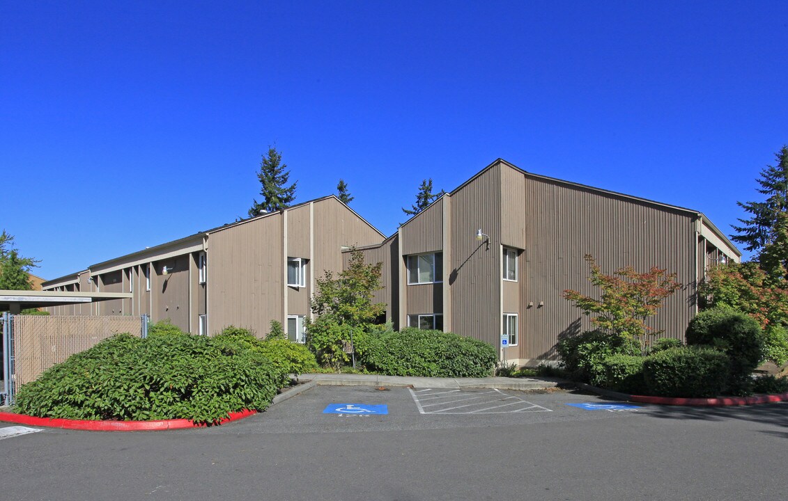 Parkside Apartments in Everett, WA - Building Photo