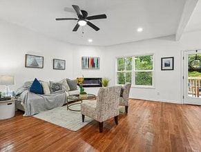 3925 Pineshore Cir in Gainesville, GA - Foto de edificio - Building Photo