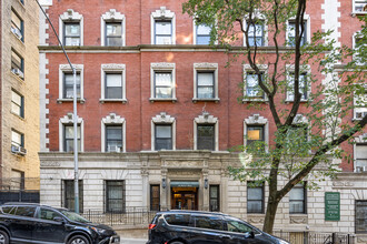 310 W 97th St in New York, NY - Building Photo - Building Photo