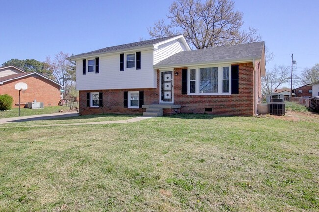 517 Morrison Dr in Clarksville, TN - Building Photo - Building Photo