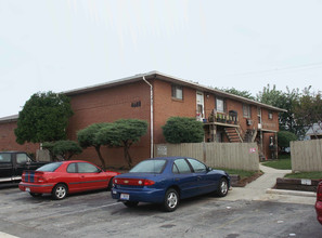 4688-4678 Hilton Ave in Columbus, OH - Foto de edificio - Building Photo