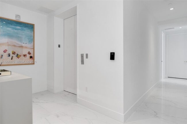 16901 Collins Ave in Sunny Isles Beach, FL - Building Photo - Building Photo