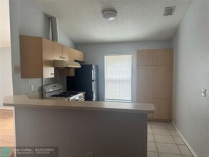 8990 NW 53rd Ct in Sunrise, FL - Building Photo - Building Photo