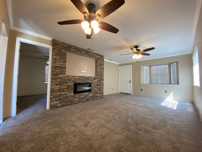 201 F St in Taft, CA - Building Photo - Building Photo