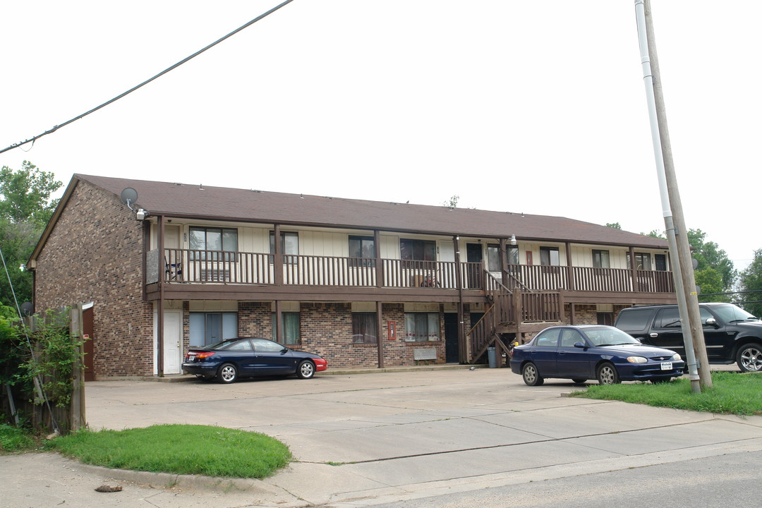 Evergreen Apartments in Wichita, KS - Building Photo