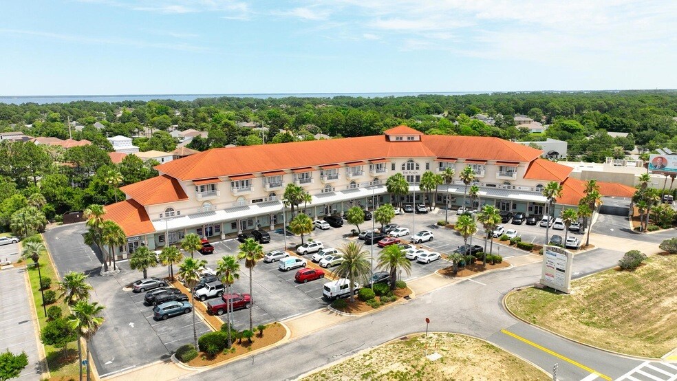 4507 Furling Ln, Unit 302 in Destin, FL - Building Photo