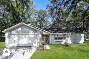 745 Liskeard Ave in Orange City, FL - Building Photo
