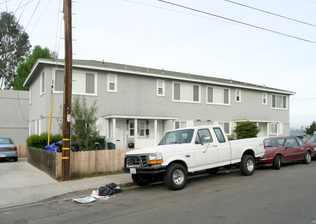 6504-6512 Kelly St in San Diego, CA - Building Photo - Building Photo