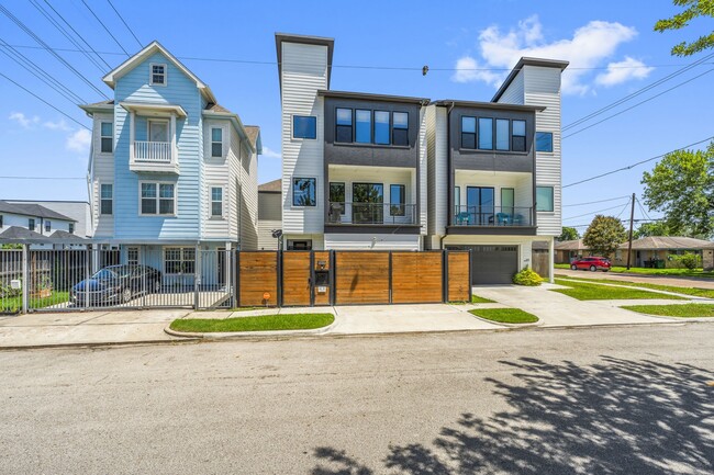 1615 Bigelow St in Houston, TX - Building Photo - Building Photo
