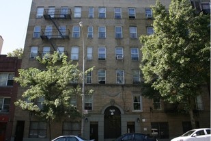 968 Bronx Park S Apartments