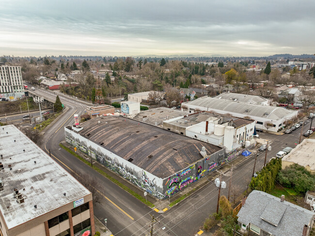 Sunshine Dairy Apartments in Portland, OR - Foto de edificio - Building Photo