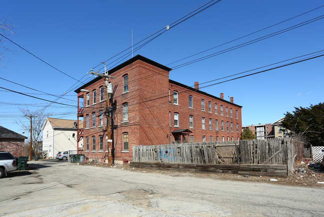 45 Myrtle St in Manchester, NH - Foto de edificio - Building Photo