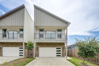 7117 Tierwester St in Houston, TX - Building Photo - Building Photo