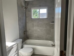 6 Roland Rd in West Babylon, NY - Building Photo - Building Photo
