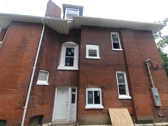 property at 4266 Washington St